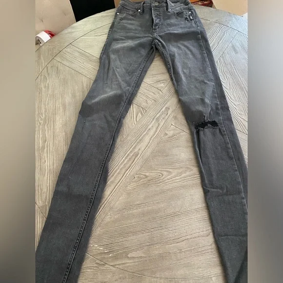 Silver jeans size 26 tall - Picture 3 of 4